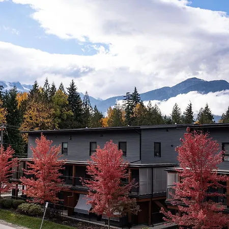 Bluebird Daze By Revelstoke Vacations Apartment Exterior photo