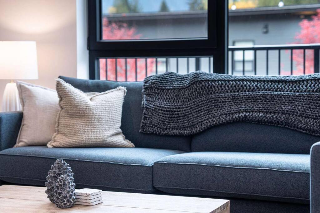 Apartment Bluebird Daze By Vacations Revelstoke