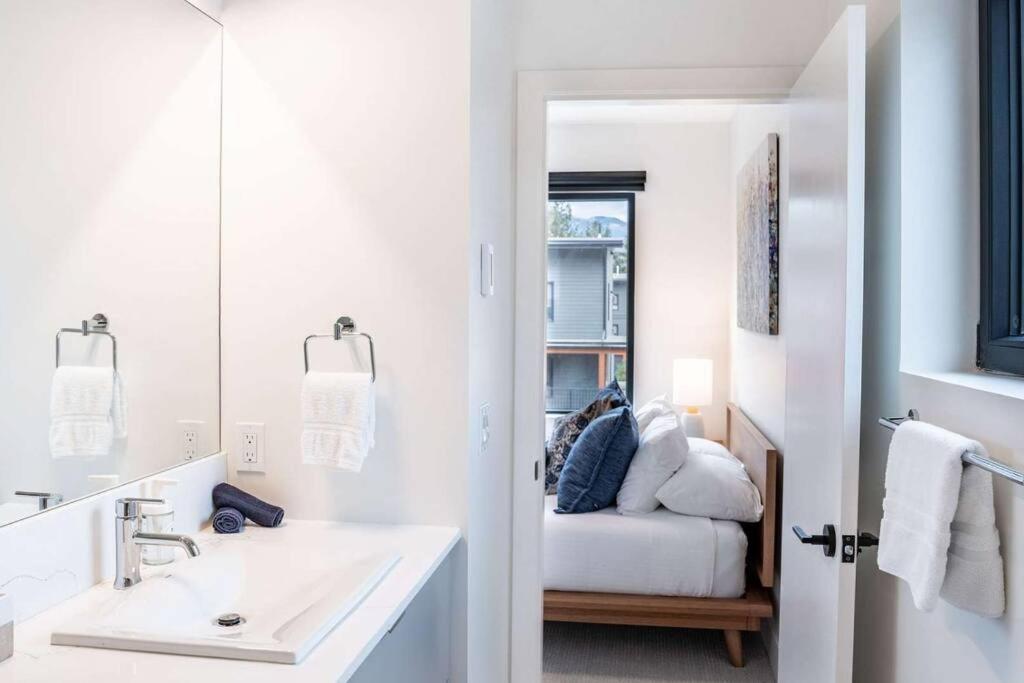 Bluebird Daze By Vacations Apartment Revelstoke