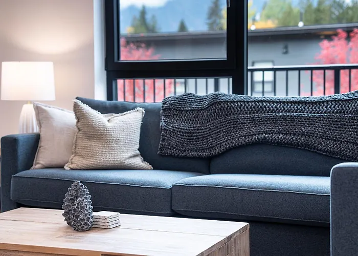 Bluebird Daze By Revelstoke Vacations